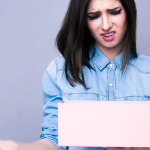 International-gifts-delivery-The-ugliest-gifts-ever-sent Flora Queen