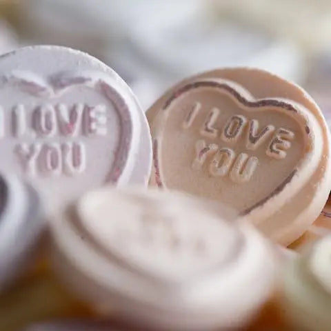 5-Valentine-s-Day-gifts-for-him Flora Queen