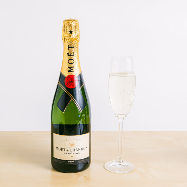 Moët & Sweet Embrace Flora Queen